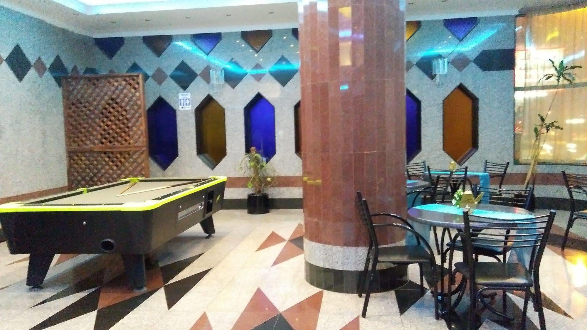 Royal Crown Suites Şarja Dış mekan fotoğraf